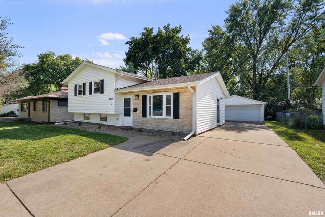 1101 HAWTHORNE Drive, Bettendorf, IA 52722