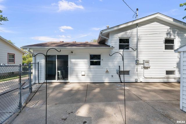 1101 HAWTHORNE Drive, Bettendorf, IA 52722