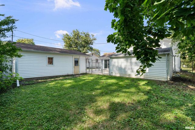 1101 HAWTHORNE Drive, Bettendorf, IA 52722