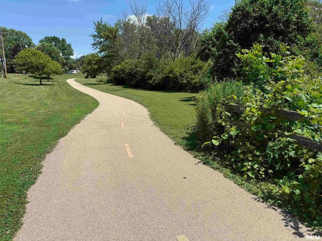 1101 HAWTHORNE Drive, Bettendorf, IA 52722