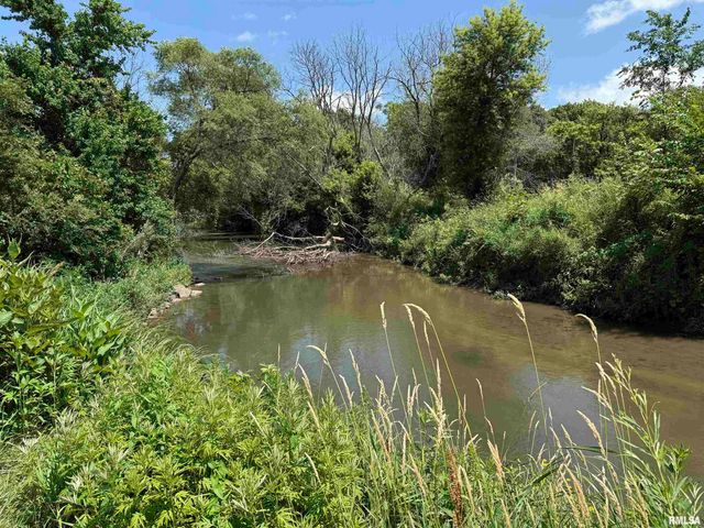 1101 HAWTHORNE Drive, Bettendorf, IA 52722