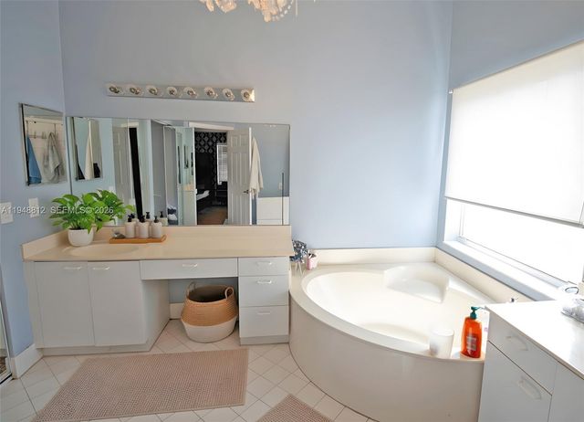 15826 NW 11th St, Pembroke Pines, FL 33028