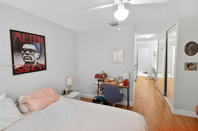 15826 NW 11th St, Pembroke Pines, FL 33028