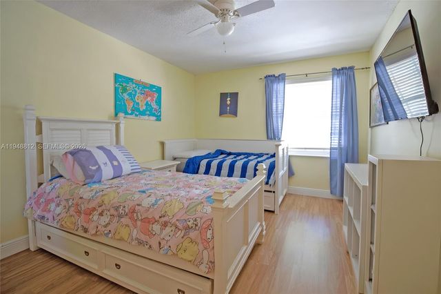 15826 NW 11th St, Pembroke Pines, FL 33028