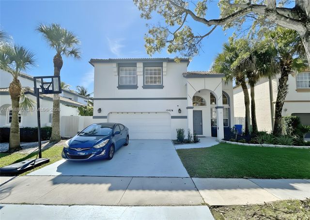 15826 NW 11th St, Pembroke Pines, FL 33028