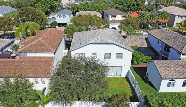 15826 NW 11th St, Pembroke Pines, FL 33028