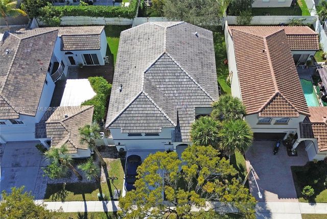 15826 NW 11th St, Pembroke Pines, FL 33028