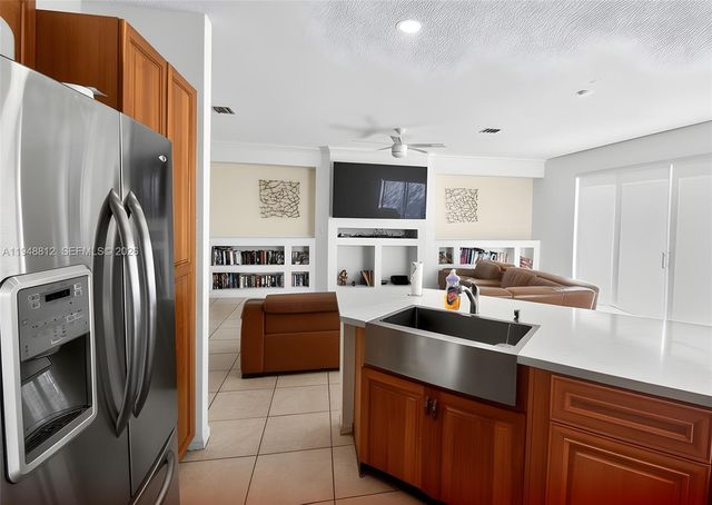 15826 NW 11th St, Pembroke Pines, FL 33028