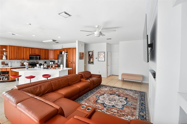 15826 NW 11th St, Pembroke Pines, FL 33028