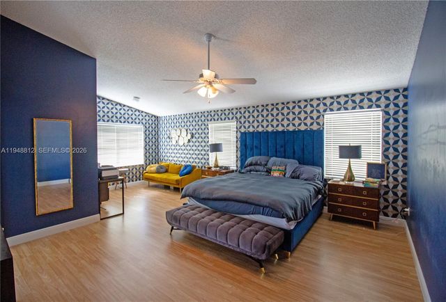 15826 NW 11th St, Pembroke Pines, FL 33028