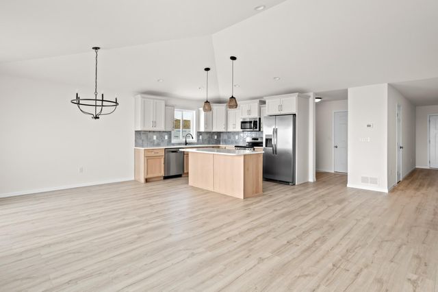 885 2nd Avenue, Horace, ND 58047