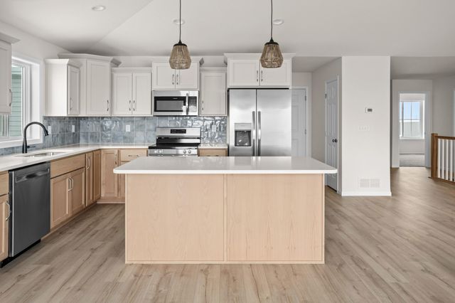 885 2nd Avenue, Horace, ND 58047