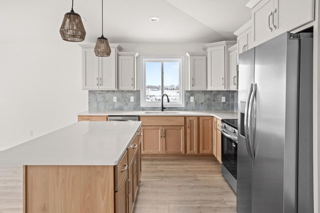 885 2nd Avenue, Horace, ND 58047