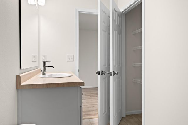 885 2nd Avenue, Horace, ND 58047