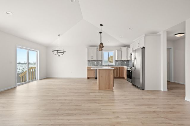 885 2nd Avenue, Horace, ND 58047