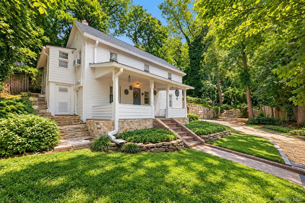 1673 Northern Boulevard, Roslyn, NY 11576 — photo 2