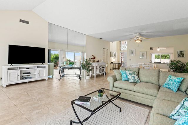 2584 Muirfield Court, Wellington, FL 33414
