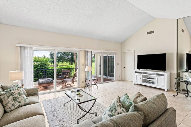 2584 Muirfield Court, Wellington, FL 33414