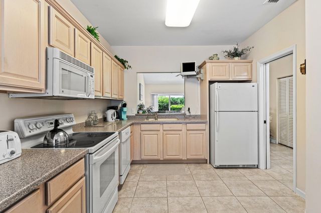 2584 Muirfield Court, Wellington, FL 33414