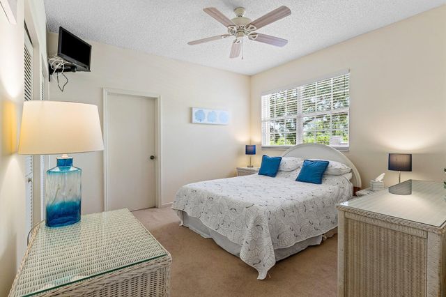 2584 Muirfield Court, Wellington, FL 33414