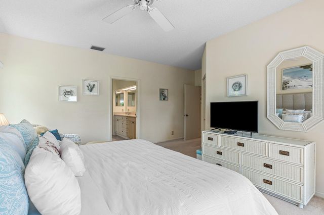 2584 Muirfield Court, Wellington, FL 33414