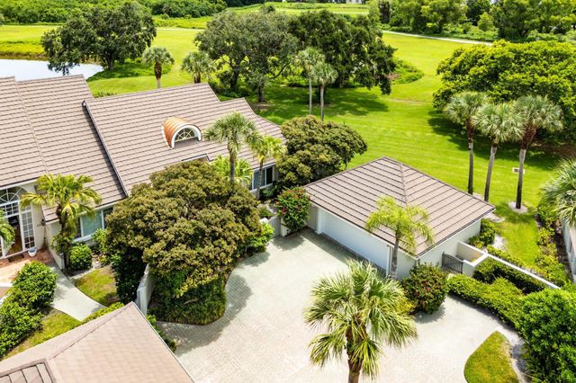 2584 Muirfield Court, Wellington, FL 33414