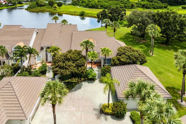 2584 Muirfield Court, Wellington, FL 33414