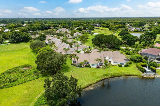 2584 Muirfield Court, Wellington, FL 33414
