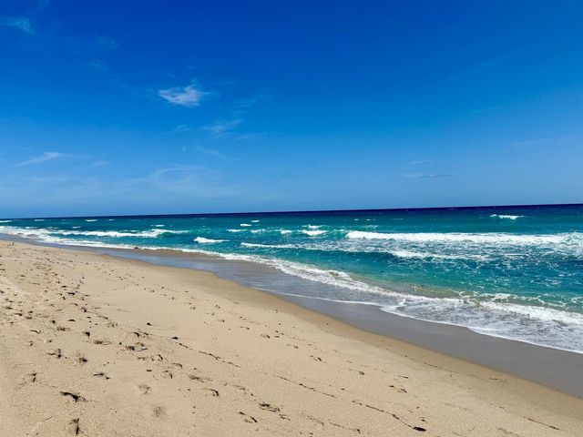 3605 S Ocean Boulevard 311, South Palm Beach, FL 33480