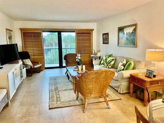3605 S Ocean Boulevard 311, South Palm Beach, FL 33480