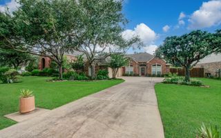 411 Bridge Crest Boulevard, Houston, TX 77082