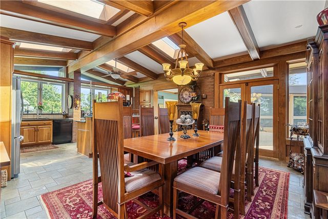 1789 Hastings Mill Rd, Upper St Clair, PA 15241