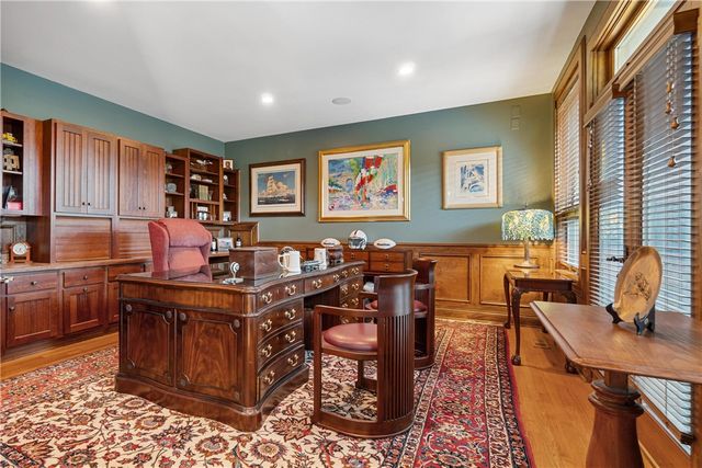 1789 Hastings Mill Rd, Upper St Clair, PA 15241