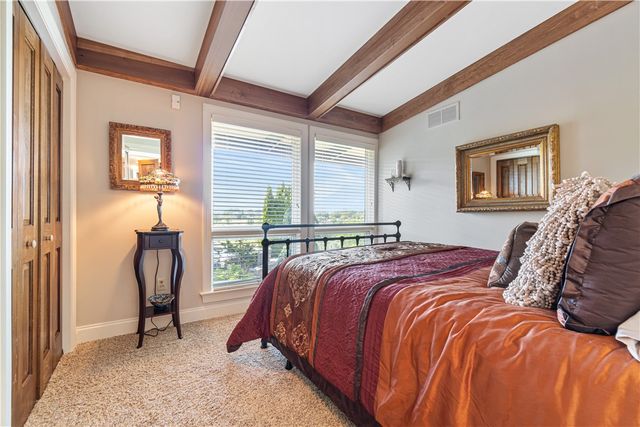 1789 Hastings Mill Rd, Upper St Clair, PA 15241