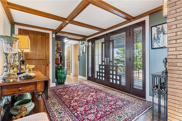 1789 Hastings Mill Rd, Upper St Clair, PA 15241