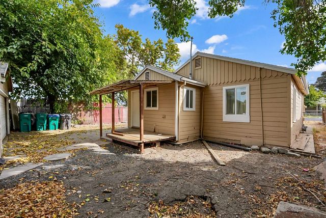 111 N Hinkley Ave, Stockton, CA 95215