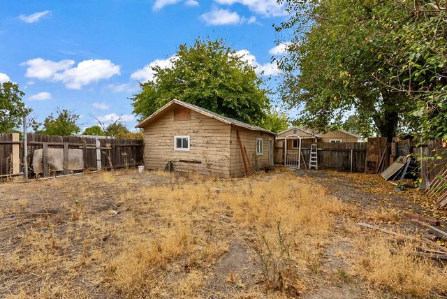111 N Hinkley Ave, Stockton, CA 95215