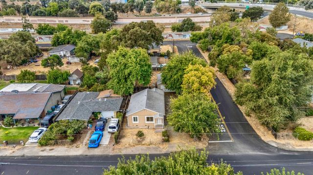 111 N Hinkley Ave, Stockton, CA 95215