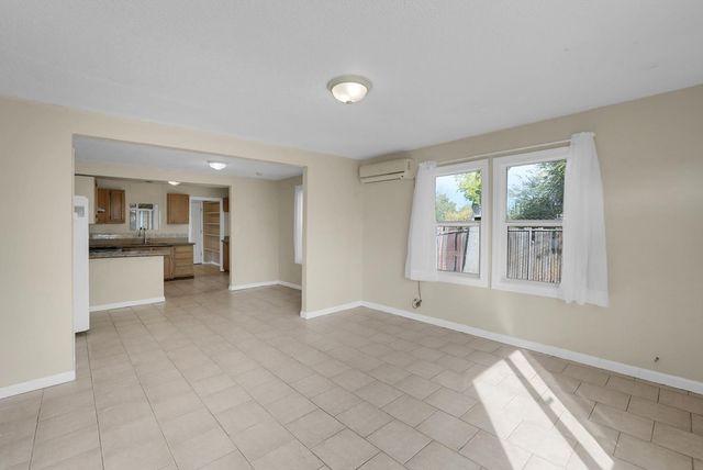 111 N Hinkley Ave, Stockton, CA 95215