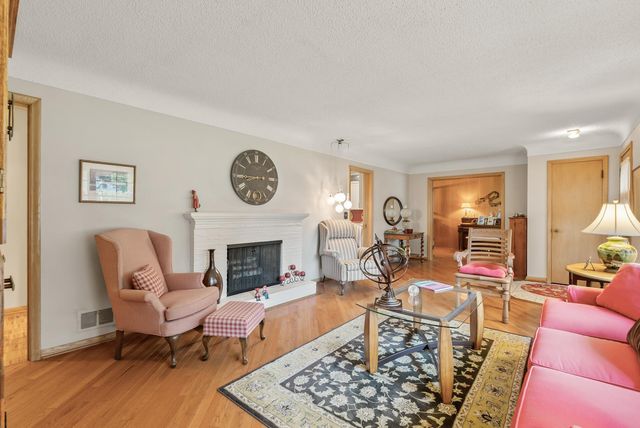 11613 Shady Oak Drive, Minnetonka, MN 55343