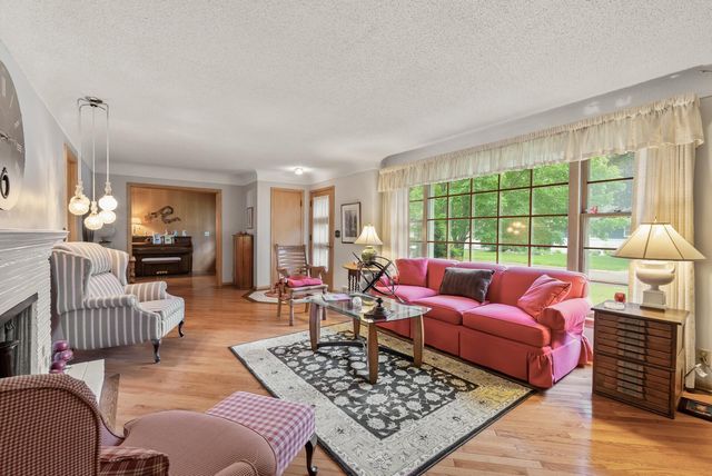 11613 Shady Oak Drive, Minnetonka, MN 55343