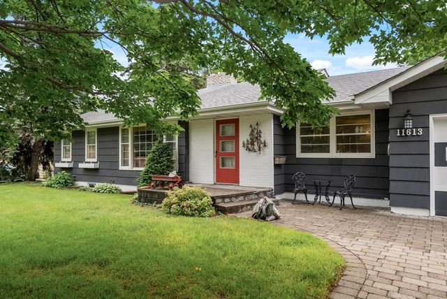 11613 Shady Oak Drive, Minnetonka, MN 55343