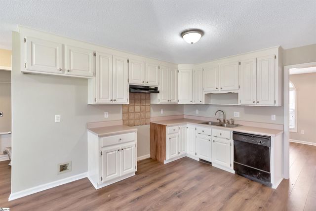 114 Meadowood Drive, Anderson, SC 29626
