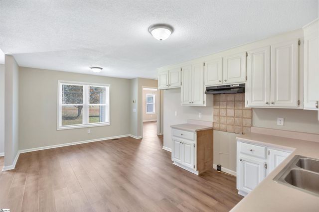 114 Meadowood Drive, Anderson, SC 29626