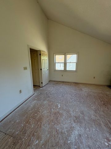 2 Arnold Drive 15 D, Salem, MA 01970