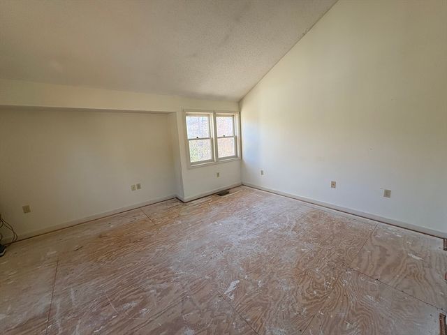 2 Arnold Drive 15 D, Salem, MA 01970