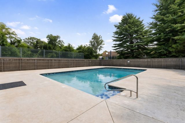 2 Arnold Drive 15 D, Salem, MA 01970