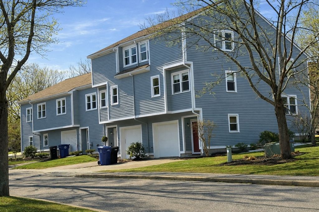 2 Arnold Drive 15 D, Salem, MA 01970