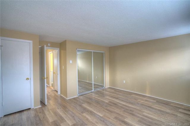 528 Shennecossett Road 14, Groton, CT 06340