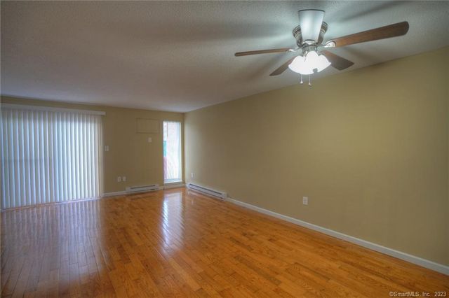 528 Shennecossett Road 14, Groton, CT 06340